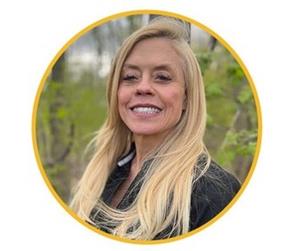 Real Estate Expert Laurie Bouwman Explains Staging and Decluttering in HelloNation