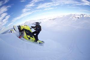 brp-lance-la-toute-nouvelle-motoneige-ski-doo-summit-850-e-t.jpg