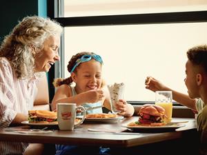 Denny’s Raises $950K to Fight Childhood Hunger with No Kid Hungry