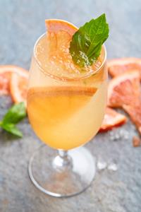Grapefruit Elderflower Spritz